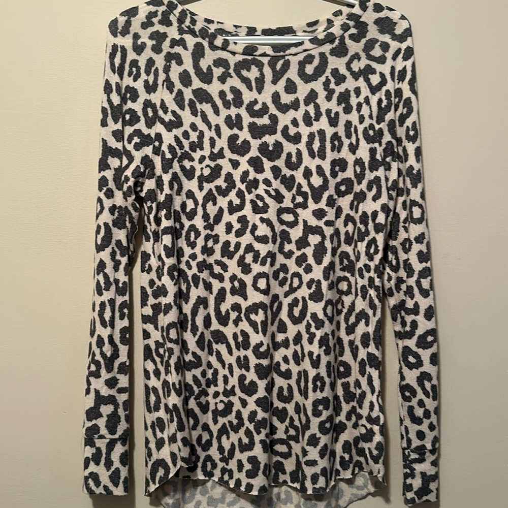 Animal print top Medium